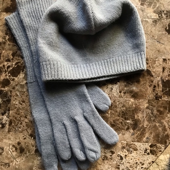 Gloves and Hat Gray Set with subtle sequins on fingerless gloves and hat. - Picture 2 of 2